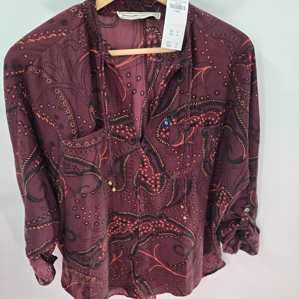 Abercrombie and Fitch Burgundy Paisley Pullover Pockets Long Sleeved Blouse XS